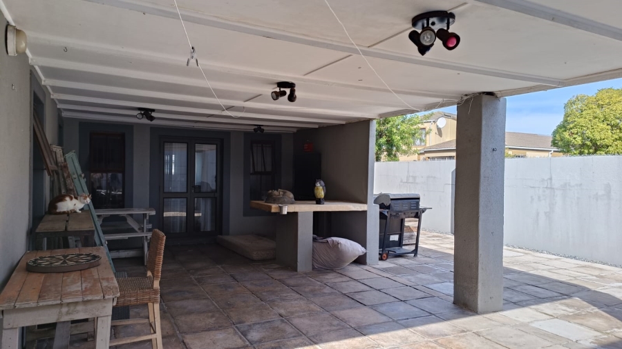 To Let 3 Bedroom Property for Rent in Parklands Western Cape
